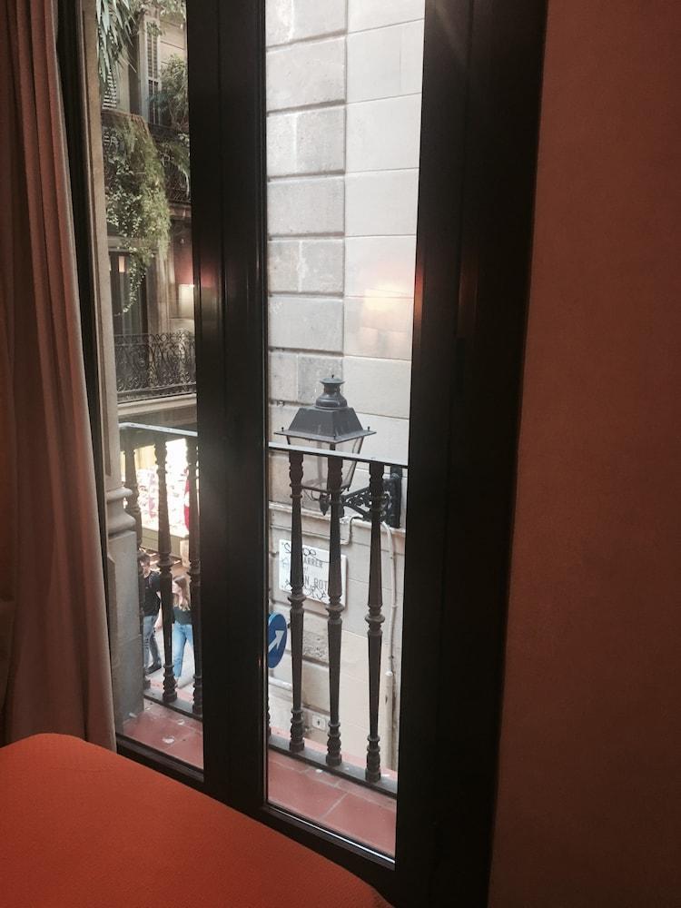 Hostal Fina Barcelona Exteriör bild